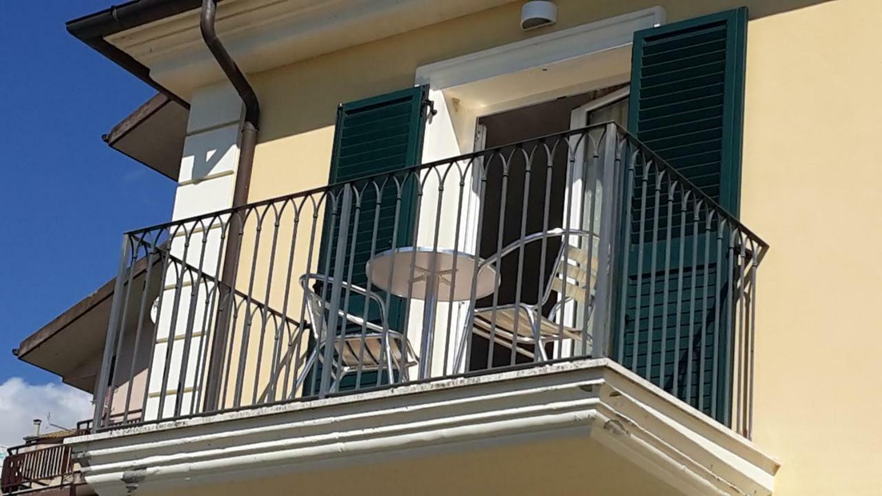 ホテルA Casa Di Desideria モンサンポーロ・デル・トロント エクステリア 写真